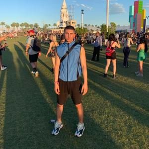 Meet your Posher, Thomas